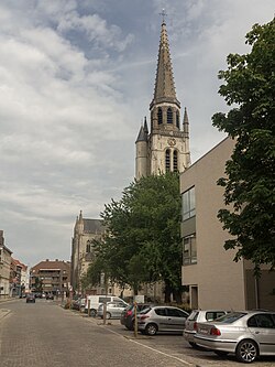 Iglesia de Medardus de estilo gótico en Wervik