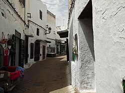 Calle de la medina cerca del mercado de artesanos