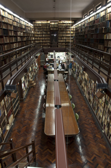 Interior de la Academia Argentina de Letras