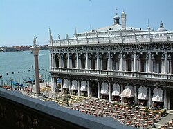 Fachada de la Biblioteca Marciana en Venecia