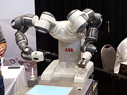 YuMi, un robot de ABB articulado de doble brazo