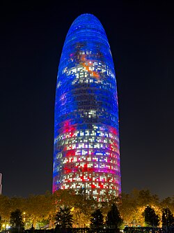 Iluminación nocturna de la torre