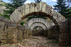 Las Fuentes Tamáricas en fase seca, en Velilla del Río Carrión, Palencia, España.