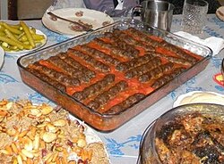 Plato de Khashkhash Kebab