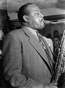 Fotografía de Ben Webster tomada por William P. Gottlieb alrededor de 1947