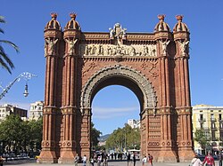 Arco de Triunfo de Barcelona (1888) en el paseo de Lluís Companys.