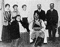El rey Nicolás I de Montenegro con su familia en el exilio en Lyon, 1916