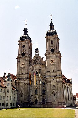 Fachada y torres de la catedral de San Galo