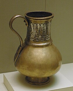 Jarrón egipcio de latón, Museo del Louvre, París.