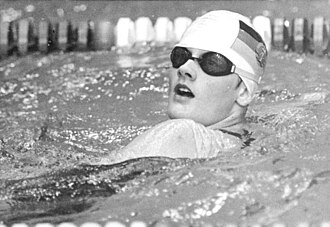 Kristin Otto con sus medallas de oro