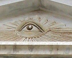 Símbolo masónico en un templo