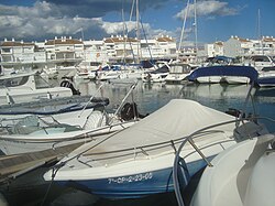 Embarcaciones de recreo amarradas en el puerto deportivo de Alcossebre