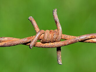 Alambre de púas oxidado