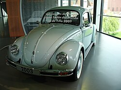 Vehículo histórico en museo
