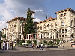 Fachada del Palacio de Rumine