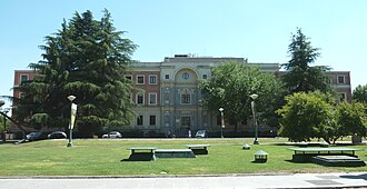Fachada del edificio del Archivo Histórico Nacional en Madrid