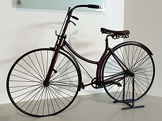 Bicicleta de seguridad Rover en el Museo del Motor Británico