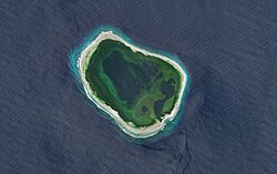Vista satelital de la isla con la laguna en su centro