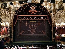 Vista hacia el escenario del London Coliseum
