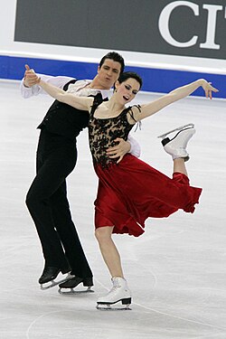 Tessa Virtue y Scott Moir interpretando un flamenco