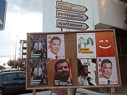 Carteles electorales en una circunscripción española