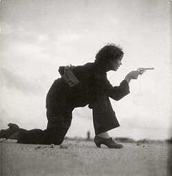 Soldado republicana en la playa del Somorrostro en 1936