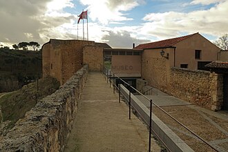 Fachada y entrada principal del edificio del Museo de Segovia