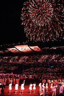 Fuegos artificiales en la ceremonia de clausura