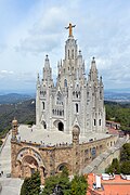 Templo Expiatorio del Sagrado Corazón en la cima del monte.