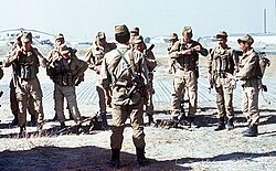 Un grupo de Spetsnaz preparándose para una misión en Afganistán, 1988