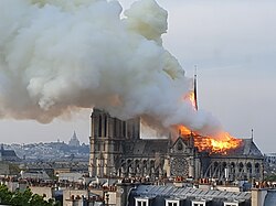 Incendio de la catedral de Notre Dame en 2019