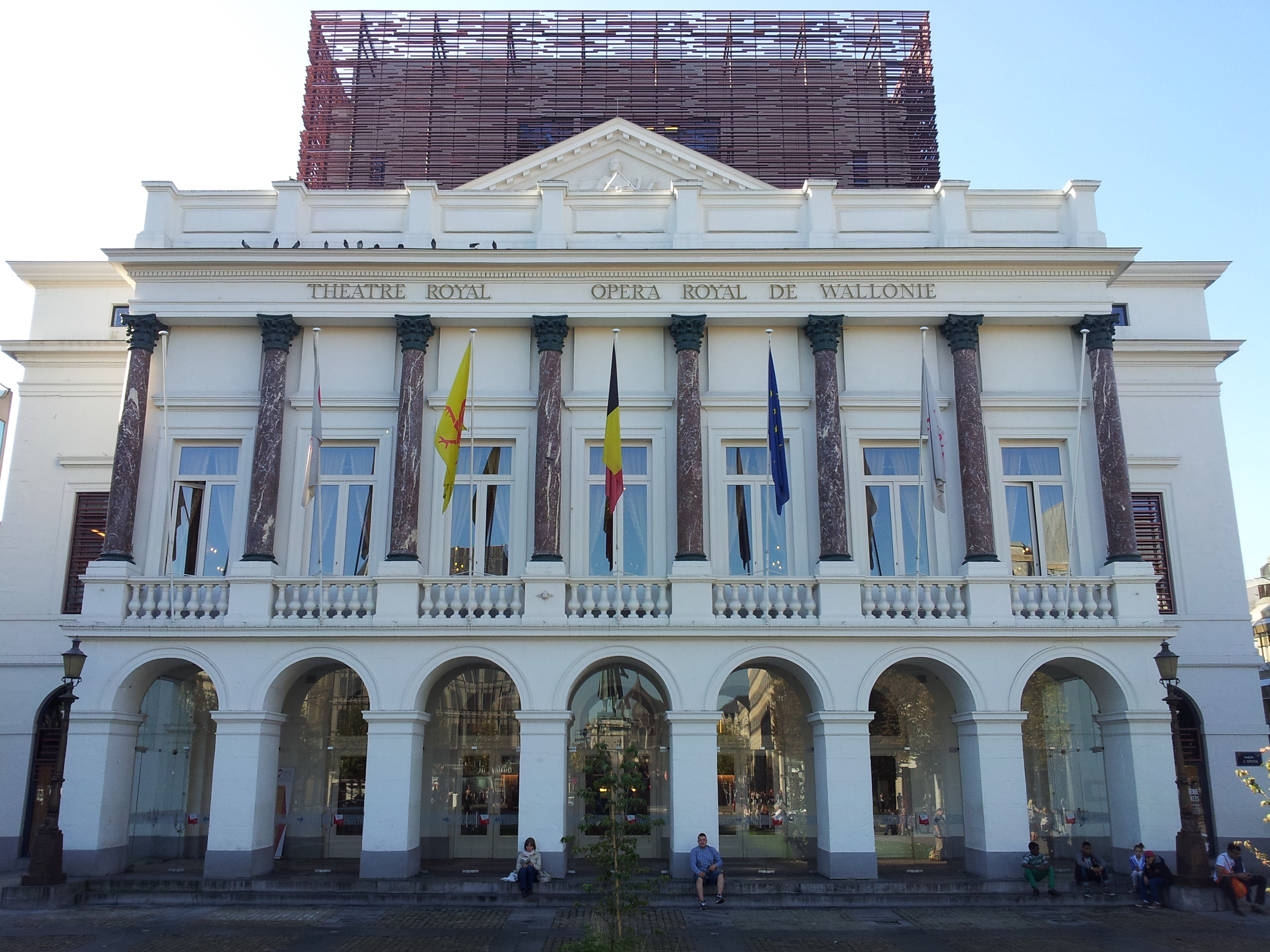 Fachada y vista exterior de la Ópera Real de Valonia