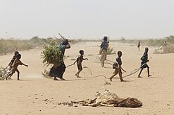 Paisaje rural en África en condiciones de pobreza crítica.
