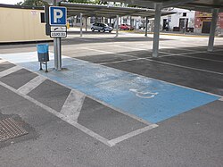 Estacionamiento reservado para personas con discapacidad.