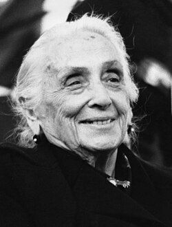 Retrato fotográfico de Dolores Ibárruri en 1978