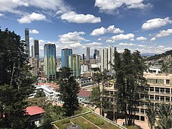 Campus urbano de la Universidad de los Andes y la Torre Séneca