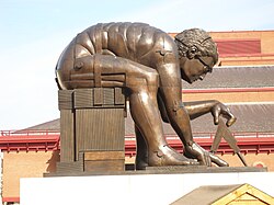 Escultura de bronce de Isaac Newton.