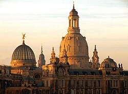 La Frauenkirche de Dresde, pocos años después de su reconstrucción y reconsagración como símbolo de la ciudad