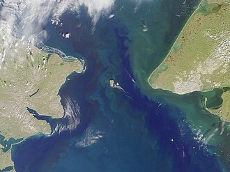 Vista satelital del estrecho de Bering y las masas de tierra circundantes