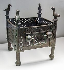 Brasero de bronce-latón de época almohade