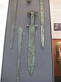 Espadas de bronce micénicas