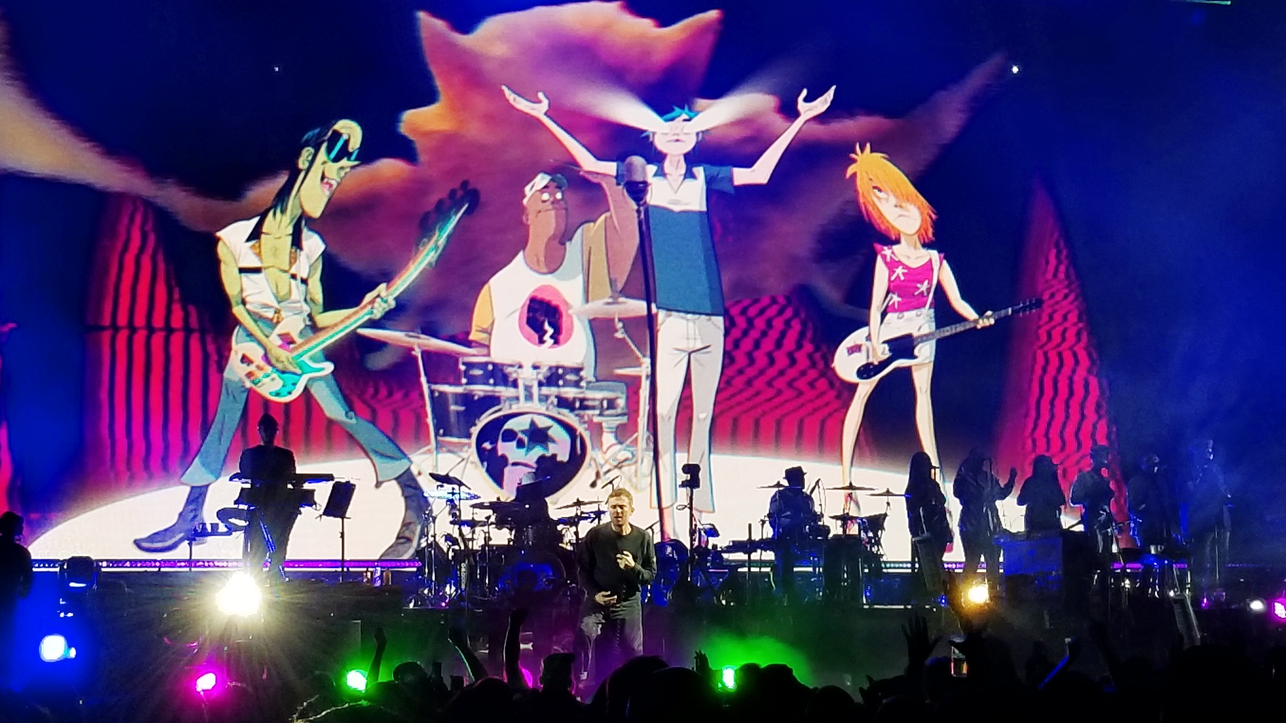Miembros ficticios de Gorillaz en un concierto en Nueva York en 2018