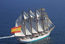 El bergantín goleta Juan Sebastián Elcano (A-71), buque escuela de la Armada Española
