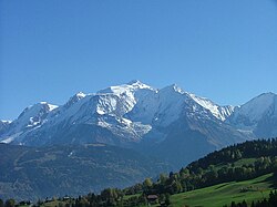 Vista panorámica del Mont Blanc desde un paraje turístico de la región.