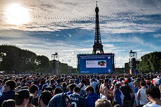 Pantalla pública durante el evento de la Eurocopa 2016