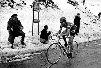 Ciclistas compitiendo en el Giro de Italia 1969