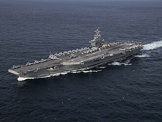 USS Abraham Lincoln navegando en altamar