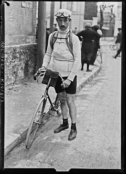 Retrato de época del ciclista Maurice Léturgie
