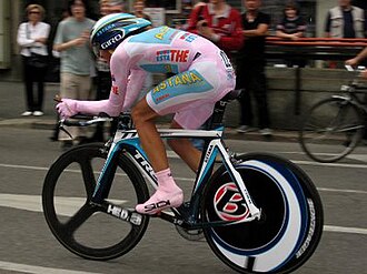 Alberto Contador con la maglia rosa