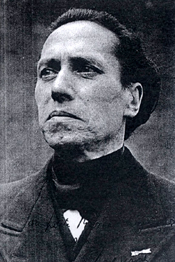 Fotografía histórica y datos biográficos de Adhémar Adolphe Louis Martens, conocido como Michel de Ghelderode